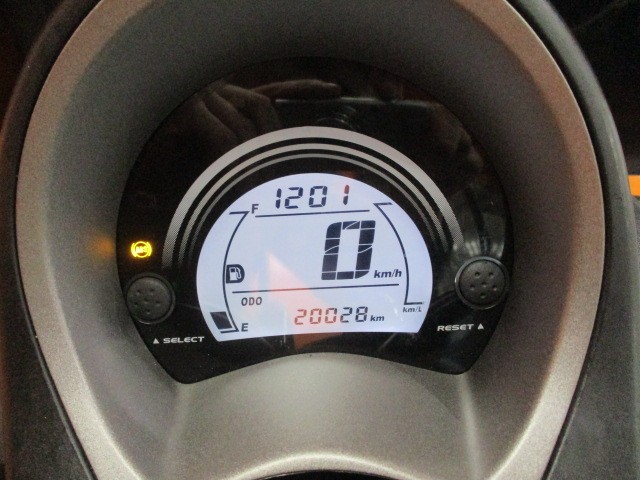 走行もまだまだの２００２８ｋｍ！！燃料消費率１Ｌ＝５０３５ｋｍ！最高出力も１２ＰＳフルパワー！！