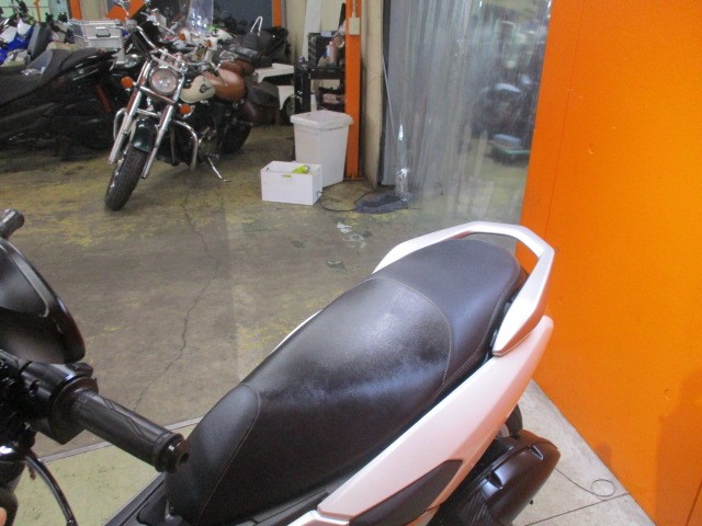 シートもこの通り破れもなければへたりもありません！来店が難しい方はお電話にて通販も可能ですよ！！