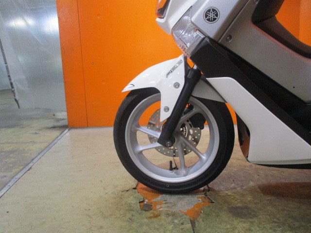 ホイールもこの通り状態グッド！これは完全に私の主観ですがＮＭＡＸのホイールはまるで社外品のかっこよさ