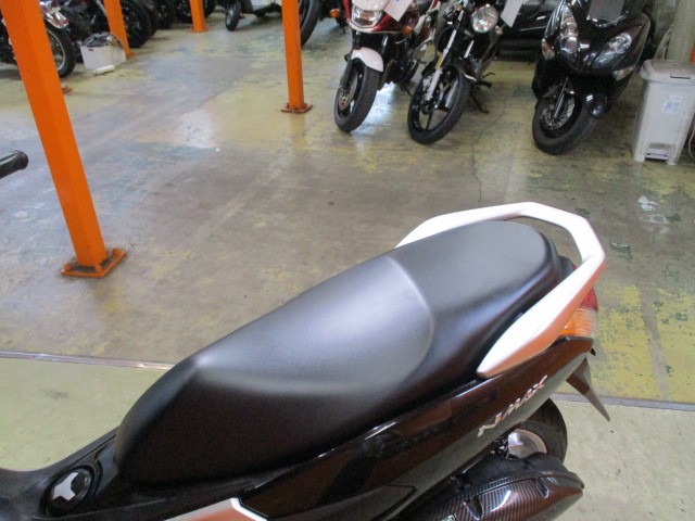 シートもこの通り破れもなければへたりもありません！来店が難しい場合にはお電話にて通販も可能ですよ！