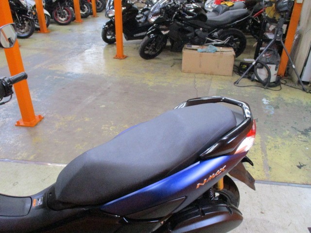 シートもこの通り破れもなければへたりもありません！！当社は価格は安くても車両の質が高いので常時即れ！