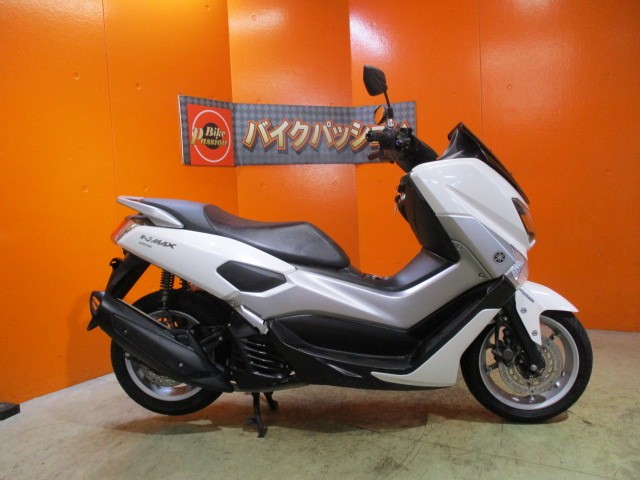 横から見てもこの通り状態グッド！！カラーも男女問わず人気の高いホワイトメタリック！！通販も大歓迎！！