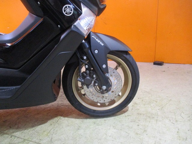 ホイールもこの通り状態グッド！！この２０１７年のイヤーカラーのマットブラック２はホイールが純正で金！