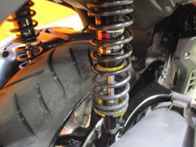 Ｒサスもこの通り社外のスポーツサスに変更済み！ＮＭＡＸ１５５は本当に球数が少ないので悩むのは危険！！