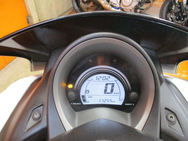 走行も１１１２５ｋｍの低走行車！燃料消費率１Ｌ＝４９．９ｋｍの高燃費車両！最高出力も１５ＰＳ！！