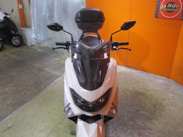 フロントから見てもこの通り状態グッド！ＮＭＡＸヘッドライトも純正でＬＥＤ！とっても明るいですよ！