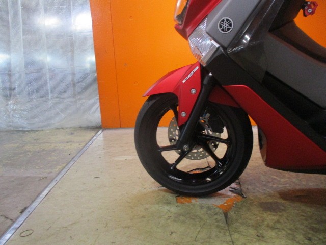 ホイールもこの通り状態グッド！マットディープレッドメタリックにこのブラックホイールはよく似合う！