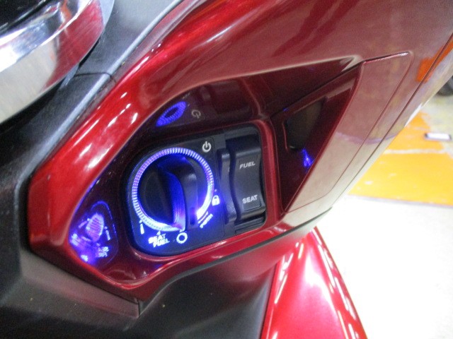 このモデルのＰＣＸは鍵をさす必要のない電子キーモデル！これは本当に便利な機能ですよ！