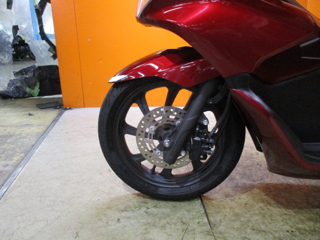 ホイールもこの通り状態グッド！！１４インチホイールですから見た目の迫力もありますよ！！
