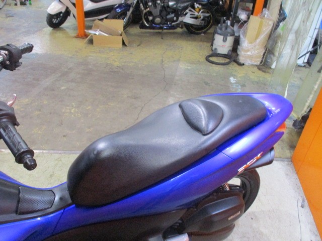 シートもこの通り破れもなければへたりもありません！来店が難しい方はお電話にて通販も可能ですよ！！