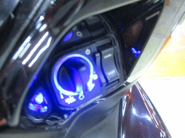 ２０１８年モデルですので、鍵をさす必要のない電子キーモデル！！これは本当に便利な一台！！