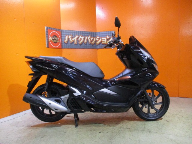 横から見てもこの通り状態グッド！！カラーも男女問わず人気の高いポセイドンブラックメタリック！！