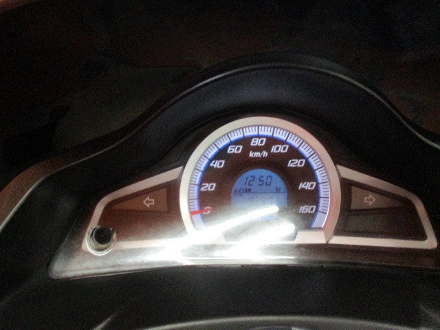 走行も驚きの９３５７ｋｍ！１万キロ未満はびっくりの低走行！燃料消費率１Ｌ＝５２．９ｋｍはやばい高燃費