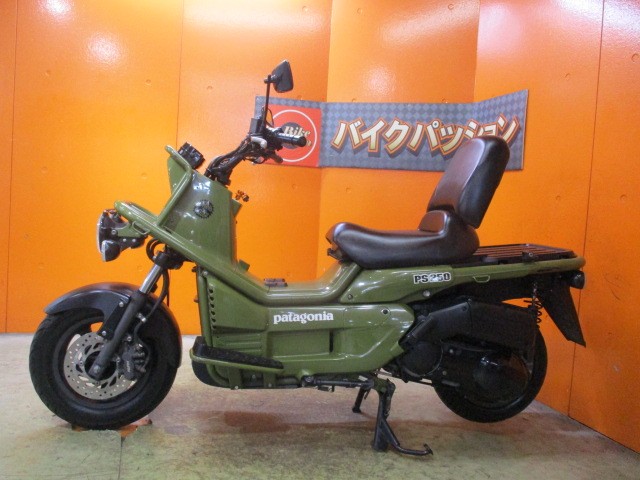 反対側もこの通り状態グッド！ＰＳ２５０も今や希少車！特に２段ヘッドライトのファイナルは希少ですよ！