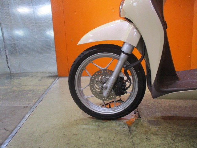 ホイールもこの通り状態グッド！ＳＨモードのこの純正ホイールも欧州車って感じでとってもお洒落ですよね！