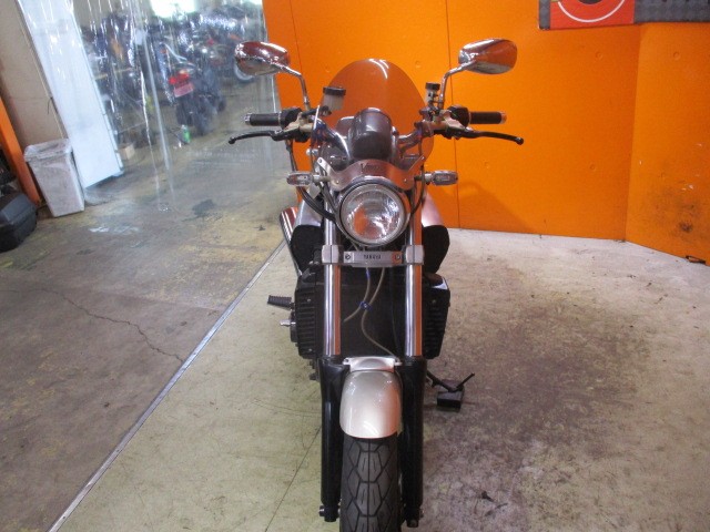 フロントから見てもこの通り状態グッド！！１９９８年製とは思えないこのクオリティー！他店追従不可能価格