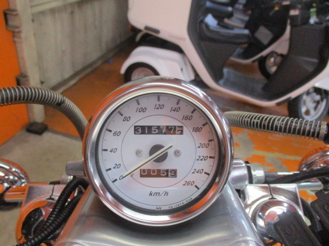 走行もまだまだの３１５７７ｋｍ！カナダ仕様ですからメーターもとっても見やすい！ｋｍ！表示ですよ！