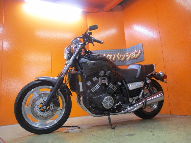 Ｖブースト装備の逆車のＶＭＡＸがこの状態でこの価格は正に他店追従不可能価格！全国通販大歓迎の一台！