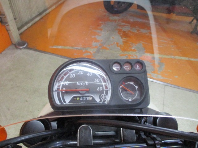 走行も１８４２３ｋｍ！！のまだまだの一台！ビギナーでも安心の電子制御のＦｉモデル！