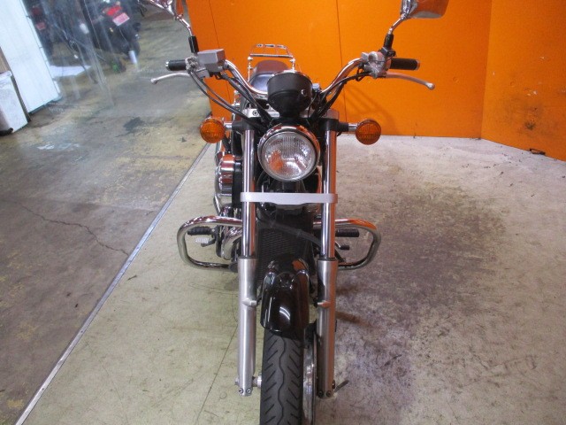 フロントから見てもこの通り状態グッド！！エンジンガード装備も嬉しいオプション！通販も大歓迎の一台！！