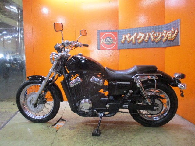 反対側もこの通り状態グッド！ＶＴ４００Ｓは燃料消費率１Ｌ＝４０ｋｍとアメリカンでも高燃費車両ですよ！