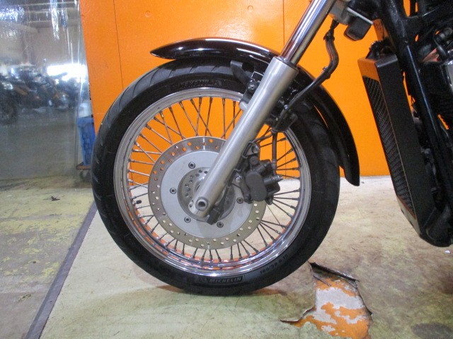 ホイールもこの通り状態グッド！フォークのアウターまでもが綺麗な一台は冗談抜きの早い者勝ちの一台ですよ