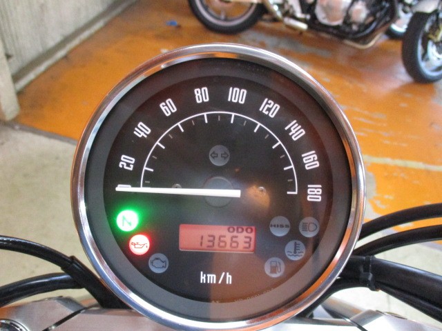 走行も１３６６３ｋｍの低走行車！ＶＴ４００ＳのこのシンプルなメーターはＴＨＥアメリカンって感じ！！