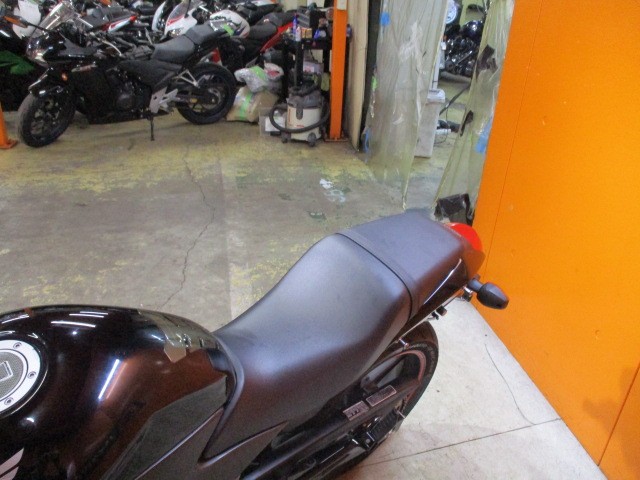 シートもこの通り破れもなければへたりもありません！今やＶＴＲも希少車！悩むのは危険な一台ですよ！！