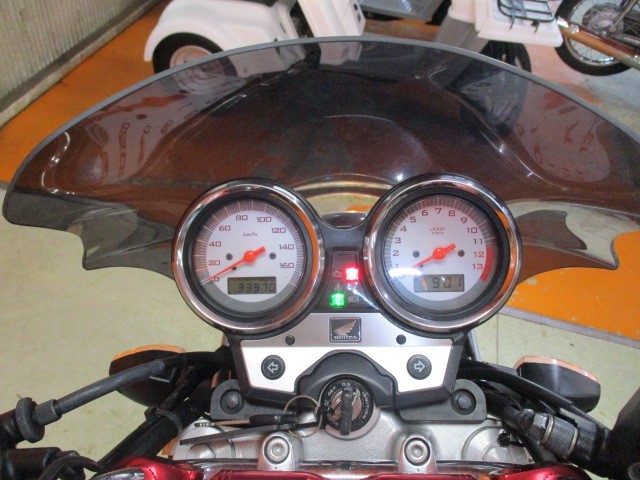走行もまだまだの３３９７０ｋｍ！ホンダのＶツインエンジンはやばいくらい頑丈で作りがいいですよ！！