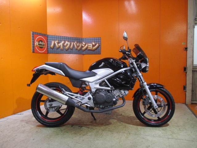 横から見てもこの通り状態グッド！スタイル１はやはりシックですよね！通販も大歓迎の一台ですよ！！