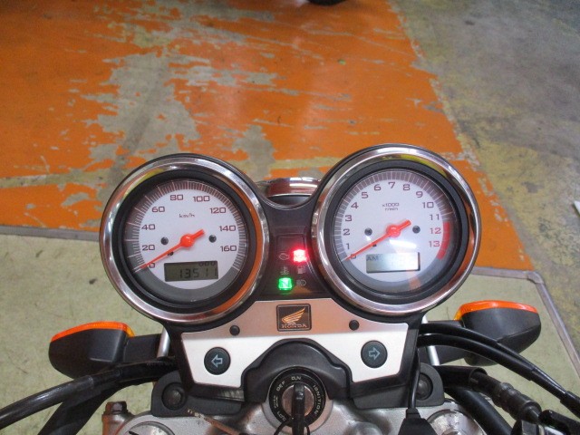 走行も１３５１１ｋｍの低走行車！！燃料消費率１Ｌ＝４０ｋｍは中々の高燃費車両！勝負価格の一台！！