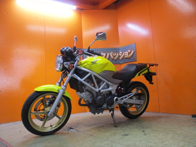 最長２４か月保証付き！！パールフラッシュイエローは人気で希少！！悩むのは危険な一台ですよ！！