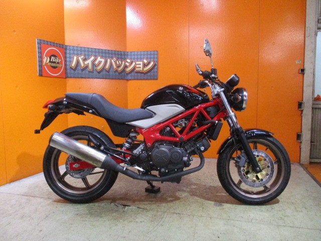 横から見てもこの通り状態グッド！２０１４年モデルですからラジアルタイヤ装備！加速性が大幅に向上！！