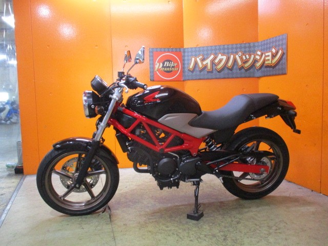 反対側もこの通り状態グッド！！ビギナーでも安心の純正フルノーマル車両！ＶＴＲのスペックはマジで高い！