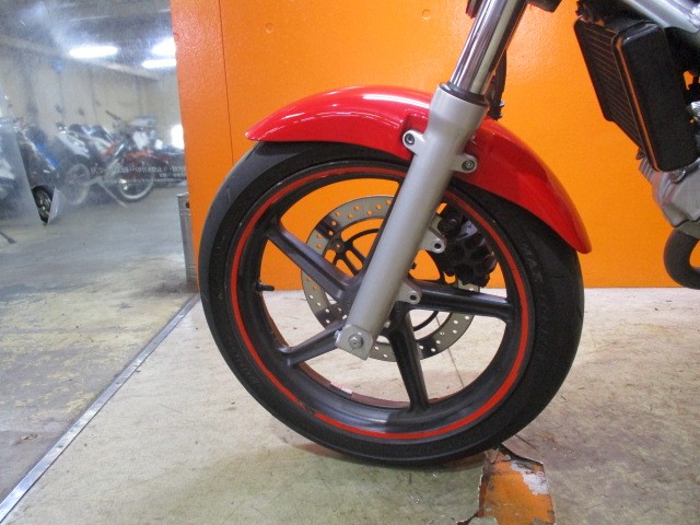 ホイールもフォークもこの通り状態グッド！前後タイヤなんとα１４装着！！最上級ハイグリップタイヤですよ