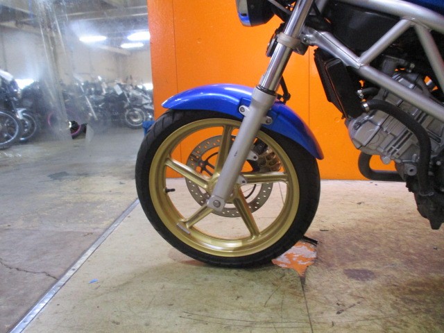 ホイールもこの通り状態グッド！スタイル２のこの純正ゴールドホイールは本当にスポーティーでかっこいい！