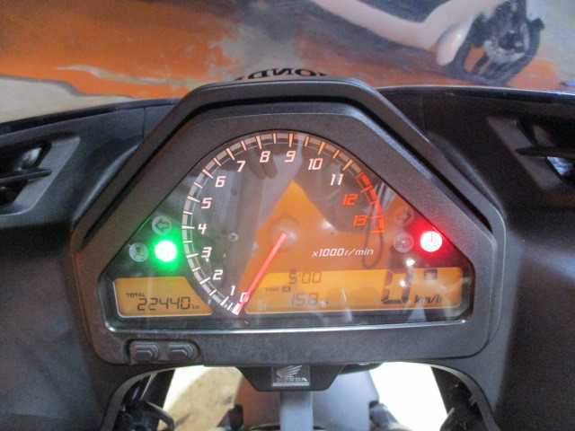 走行もまだまだの２２４４０ｋｍ！！燃料消費率１Ｌ＝４０ｋｍは中々の高燃費車両！早い者勝ちの一台！！