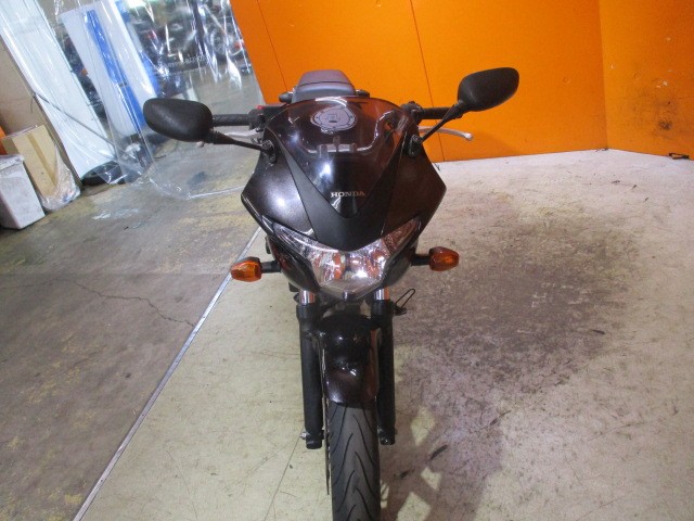 フロントから見てもこの通り状態グッド！購入時はＬＥＤ取付工賃無料！是非ともこの機会に！