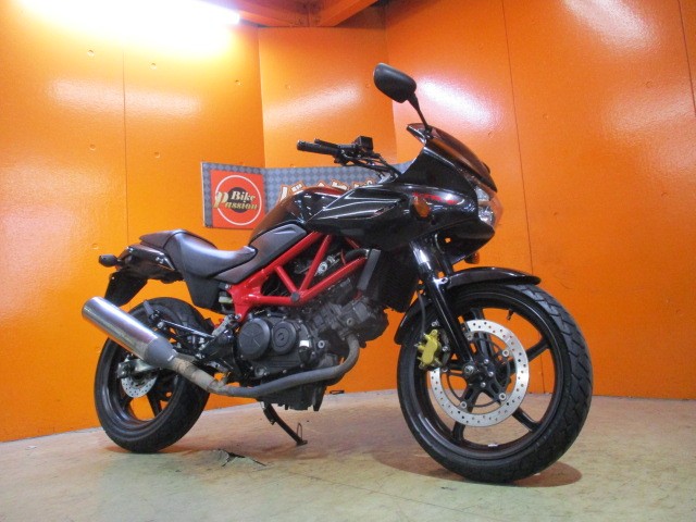 希少なＶＴＲ－Ｆが入荷！カラーも人気の高いブラック！購入を希望の方は０９０４４１８５３３２小西まで！