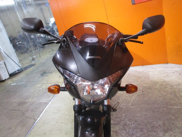 フロントから見てもこの通り状態グッド！！購入時はＬＥＤ取付工賃無料ですよ！！是非ともこの機会に！