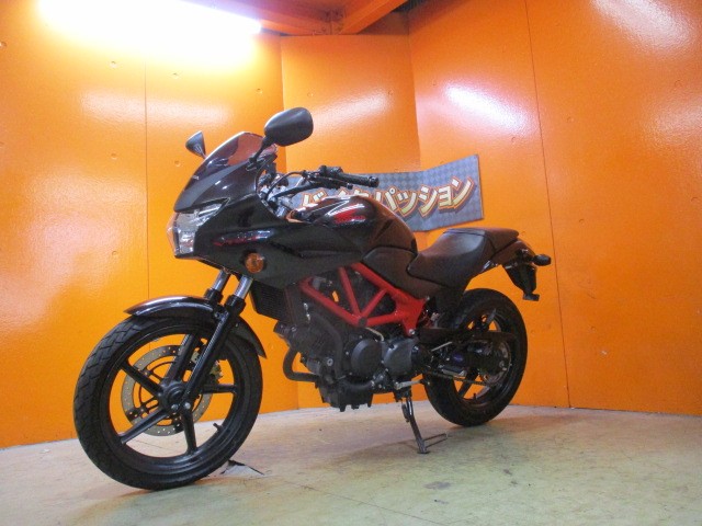 最長２４か月保証付き！！２５０ｃｃネイキッドこれだけバランスの取れた車両は他にはない！乗りやすい！！