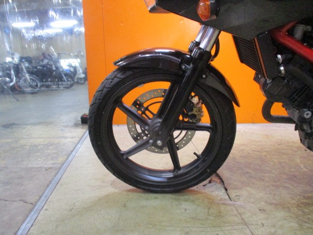 ホイールもこの通り状態グッド！！フォークのアウターまでもが綺麗な一台！勿論通販も大歓迎の一台ですよ！