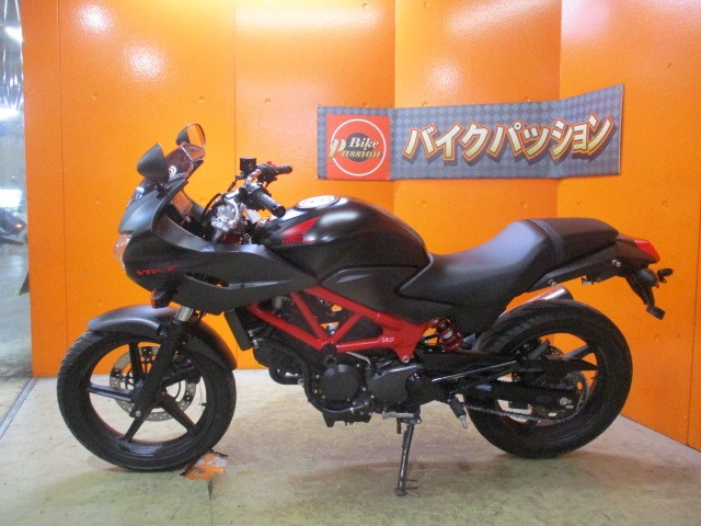 反対側もこの通り状態グッド！専門店でもディーラーでもない量販店の当社だからこそできる