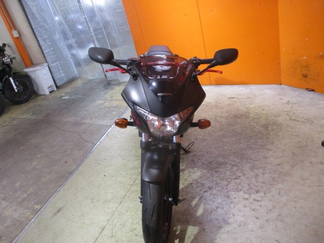 フロントから見てもこの通り状態グッド！購入時はＬＥＤ取付工賃無料ですので是非ともこの機会に！！