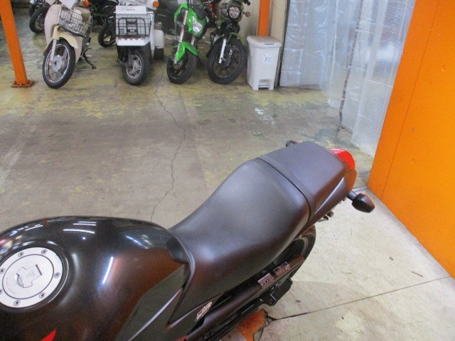 シートもこの通り破れもなければへたりもありません！来店が難しい場合にはお電話にて通販も可能ですよ！