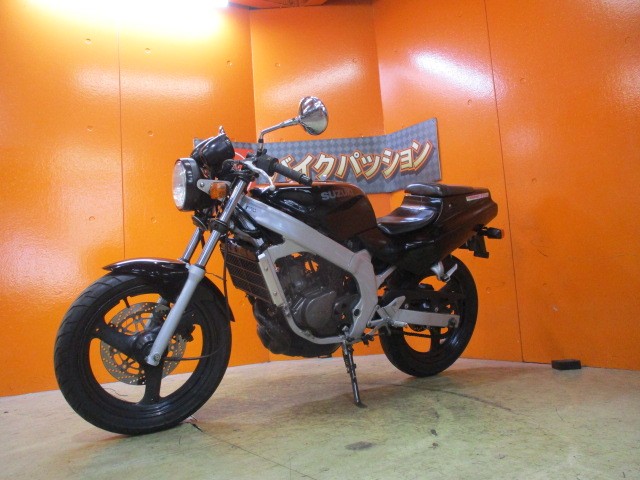 こちらの車両は納車点検を行わないので保証はありませんが支払総額がとってもリーズナブル！即売れ必須！！