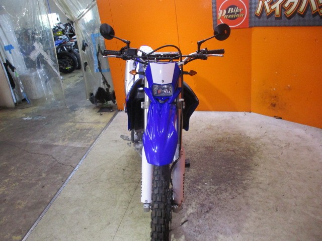 フロントから見てもこの通り状態グッド！定価もやばいくらい高いですが、スペックもやばいＷＲ２５０Ｒ！