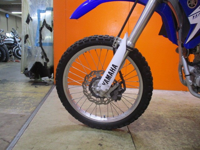 ホイールもこの通り状態グッド！！車両重量僅か１３２ｋｇでも最高出力３１ＰＳもありますよ！