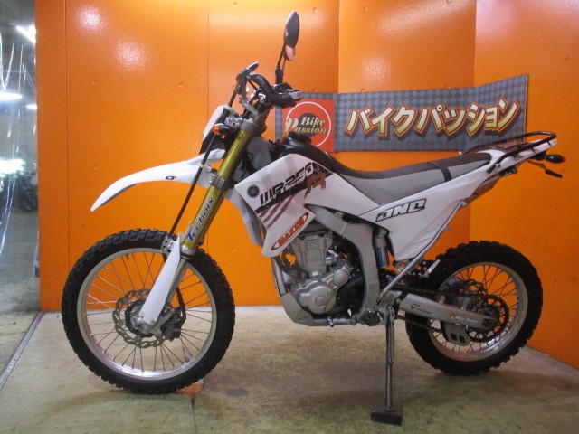 反対側もこの通り状態グッド！専門店でもディーラーでもない量販店の当社だからこそできるこの価格設定！