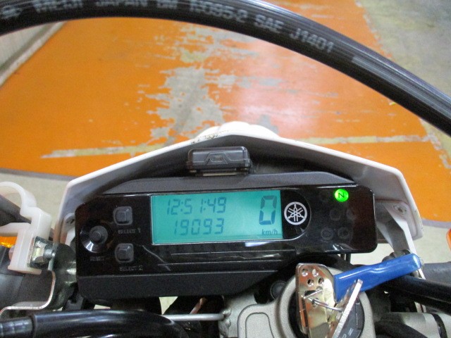 走行も１９０９３ｋｍの低走行車！！高価な分離型ＥＴＣも装備済みでこの価格ですよ！！